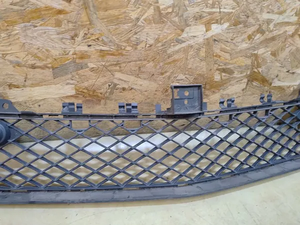 Rejilla de parachoques delantero Mercedes W204 A2048851324 image 4