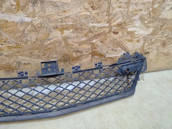 Rejilla de parachoques delantero Mercedes W204 A2048851324 image 5