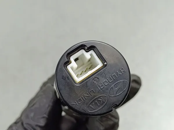 Kia Sorento IV USB-Anschluss OEM 10R0510562 image 3