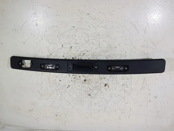 Volvo XC60 Heckklappenleiste OEM 31297210 - Gebraucht image 2
