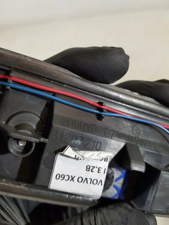 Volvo XC60 Heckklappenleiste OEM 31297210 - Gebraucht image 10