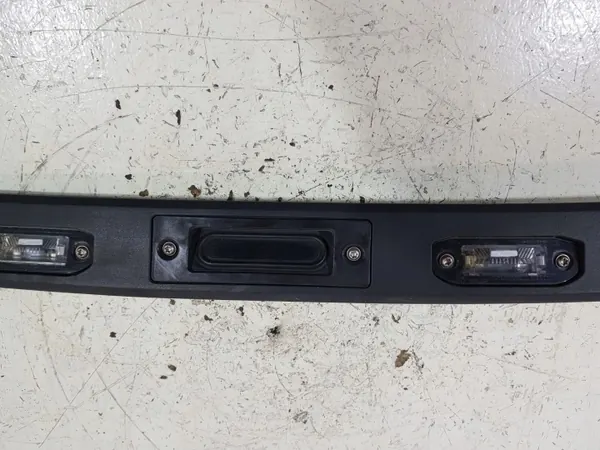 Volvo XC60 Heckklappenleiste OEM 31297210 - Gebraucht image 3