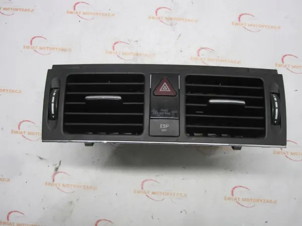 Rejillas e interruptores de aire MERCEDES W204 07r image 2
