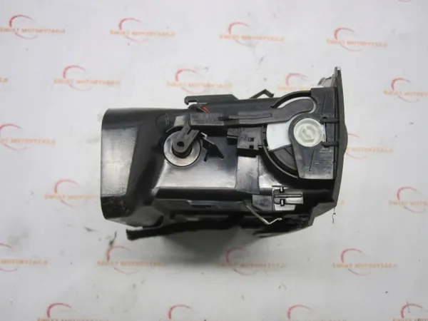 Rejillas e interruptores de aire MERCEDES W204 07r image 6