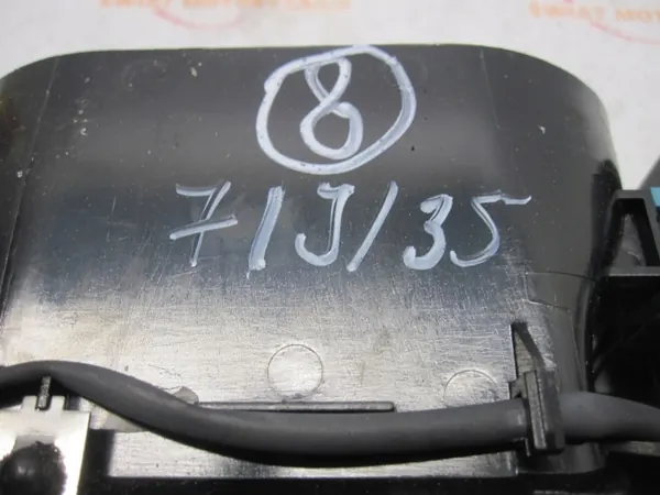 Rejillas e interruptores de aire MERCEDES W204 07r image 8