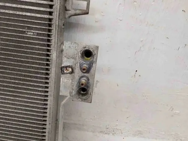 Condenseur AC d'occasion OEM T782AA5590 Chrysler image 4
