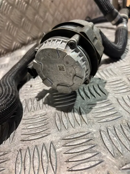 Vattenpump Renault Megane IV 210106764R image 5