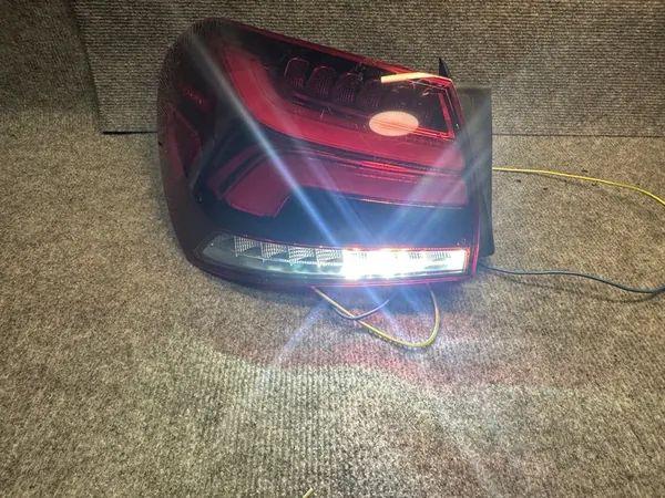 Luz trasera izquierda LED Mercedes Clase A W177 Sedán image 2