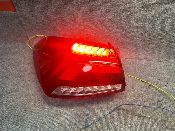 Luz trasera izquierda LED Mercedes Clase A W177 Sedán image 4