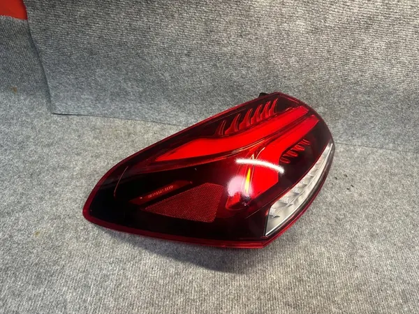 Luz trasera izquierda LED Mercedes Clase A W177 Sedán image 6