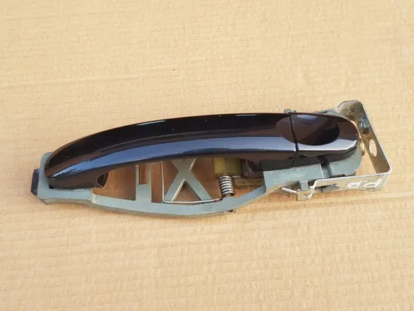 Etummaisen oikean oven kahva / VW Touran I Caddy III / LC9Z image 4