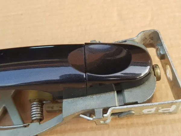 Etummaisen oikean oven kahva / VW Touran I Caddy III / LC9Z image 5