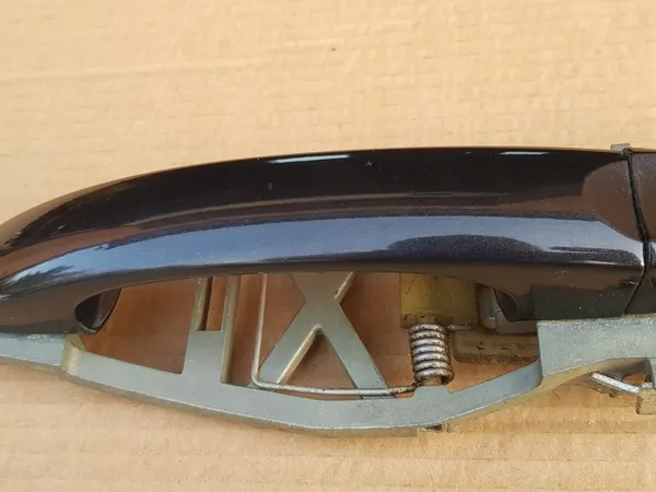 Etummaisen oikean oven kahva / VW Touran I Caddy III / LC9Z image 6