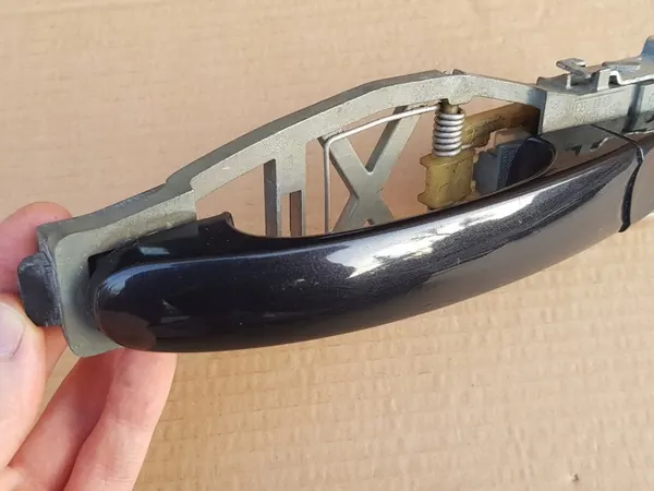 Etummaisen oikean oven kahva / VW Touran I Caddy III / LC9Z image 8