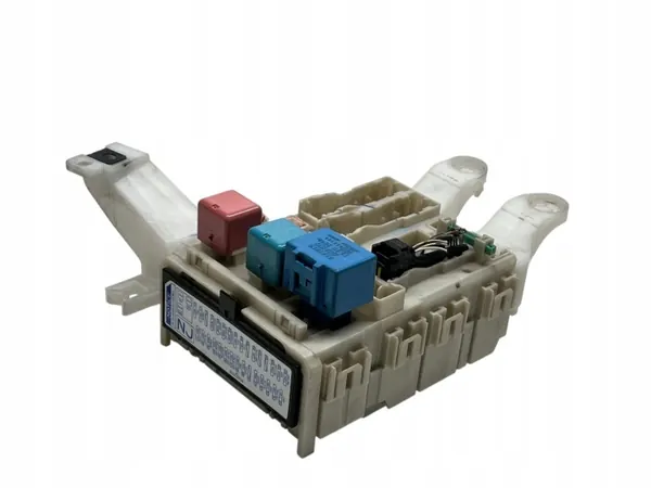 Caixa de fusíveis Toyota Auris I OEM 82730-02J70-A image 2