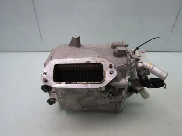 Arrefecedor de combustível Mazda CX-30 OEM HF01-13565C - Usado image 2