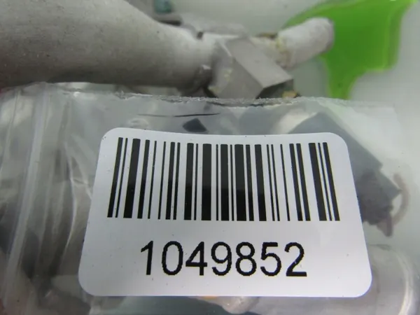 Arrefecedor de combustível Mazda CX-30 OEM HF01-13565C - Usado image 8