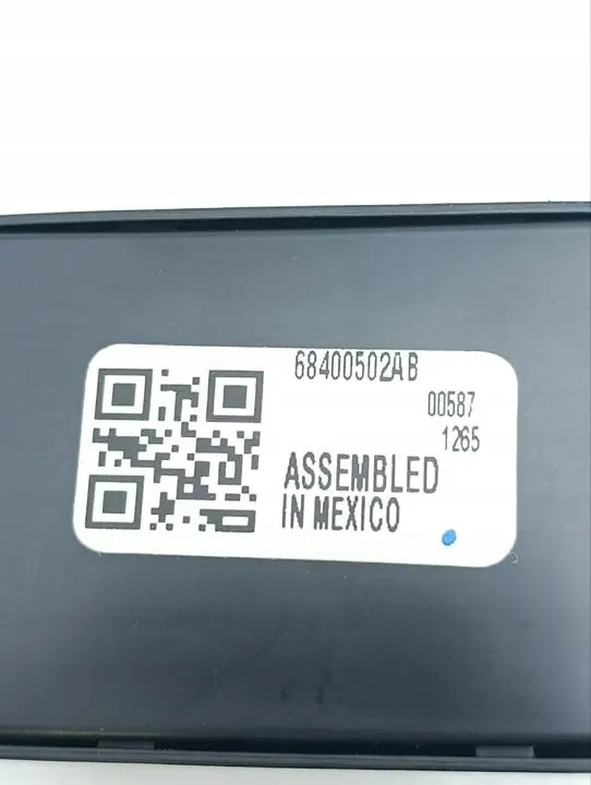 Jeep Antennförstärkare OEM 68400502AB - Begagnad image 9
