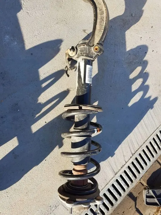 Amortecedor esquerdo AUDI A6 C7 3.0 TDI 4G0031AF image 1