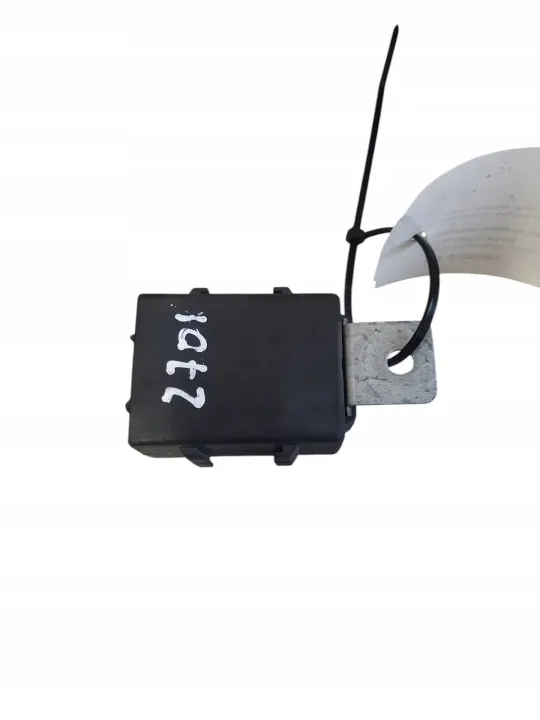 Hyundai Santa Fe immobilisatiemodule F005V00300 image 3