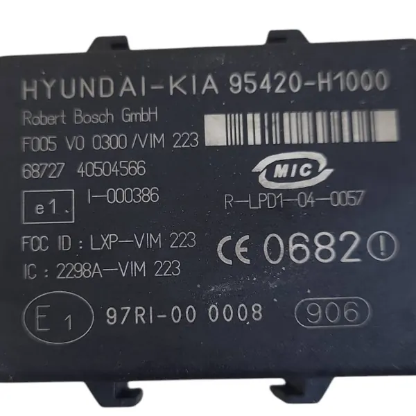 Hyundai Santa Fe immobilisatiemodule F005V00300 image 4