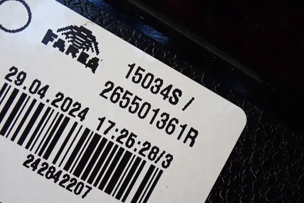 RENAULT TWINGO III 14- höger baklampa image 3