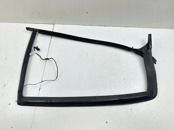 Maserati Quattroporte achterdeur raamrubber OEM MAM83026 image 3