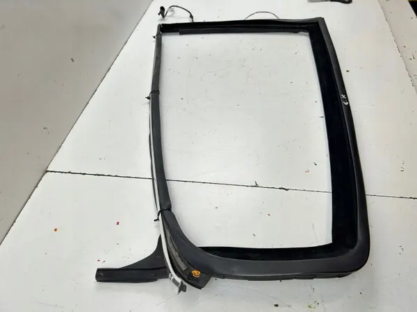 Maserati Quattroporte achterdeur raamrubber OEM MAM83026 image 5