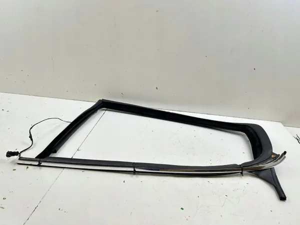 Maserati Quattroporte achterdeur raamrubber OEM MAM83026 image 6