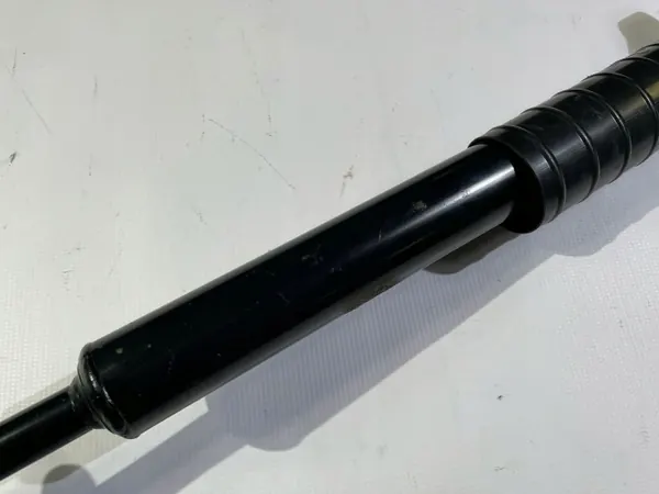 Hinterer Stoßdämpfer OEM 06700028330 Maserati Levante image 3