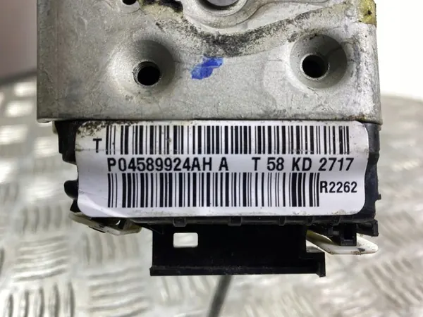 VORNE RECHTS TÜRLOCK JEEP GRAND CHEROKEE WK2 OEM P04589924AH image 3