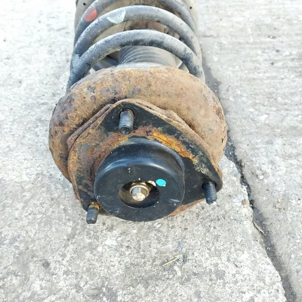 Amortisseur arrière Nissan X-Trail I T30 2.2 DI image 7