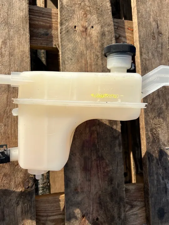 Ausgleichsbehälter Lexus CT 200H image 2