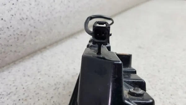 GENESIS GV60 2022 - Luz de Ré Direita Traseira 924A4-CU000 image 7