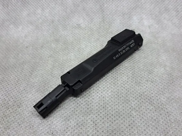 Keyless dörrsensor Audi A4 B9, A5 F5 8W0927754 image 2