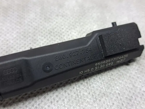 Keyless dörrsensor Audi A4 B9, A5 F5 8W0927754 image 4