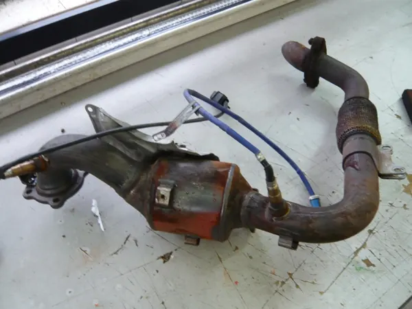 Ford OEM CM51-5E211-CF katalysator begagnad image 2