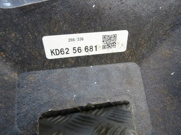 Mazda OEM KD62-56-681A konepellin eristys image 3