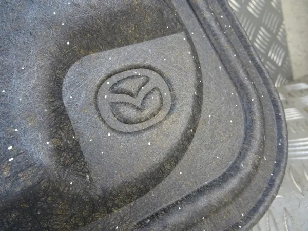 Mazda OEM KD62-56-681A konepellin eristys image 4