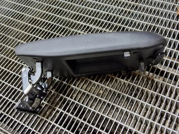 Accoudoir console KIA Xceed OEM SKE56844 - Occasion image 6