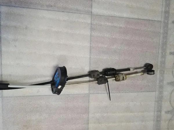 OPEL ASTRA J 2009-2016 Vaihdekabeli 55563703 image 3