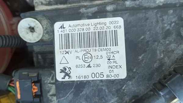 PEUGEOT 308 T9 LIFT Oikea LED Ajovalo EU 1618000580 image 2