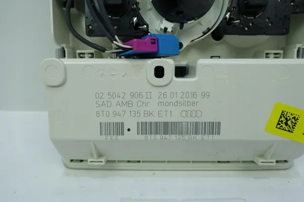 Plaquette plafond OEM 8T0947135BK Audi A5 8T image 5