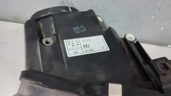 VW Touran 1T Cross oikea heijastin lamppu OEM 1T0941006P image 5