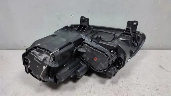 VW Touran 1T Cross oikea heijastin lamppu OEM 1T0941006P image 6