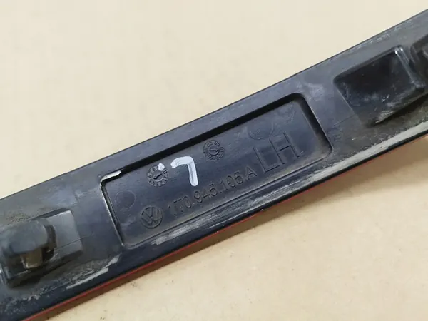 Takavalonheijastin VW Touran I Lift 2006-2010 Vasemmalle image 7