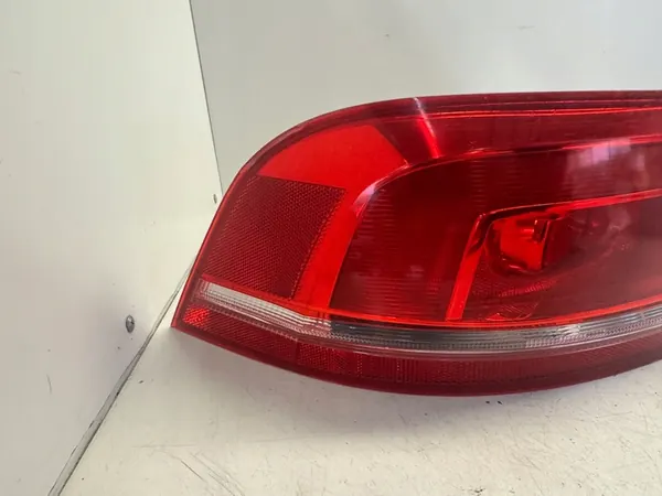 VW Passat B7 Kombi Luz Trasera Izquierda 3AF945095A image 3