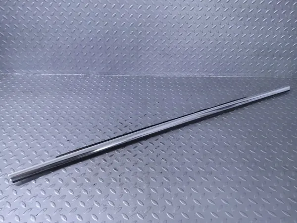 Takaikkunan lista OEM 4H4853764B Oikea puoli Audi A8 image 2
