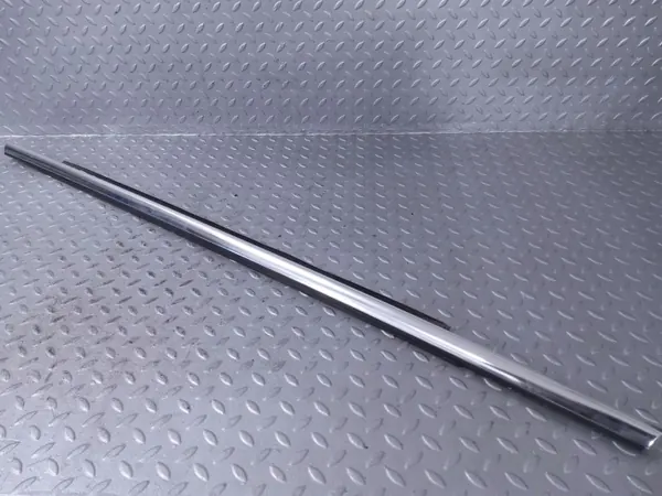 Takaikkunan lista OEM 4H4853764B Oikea puoli Audi A8 image 4