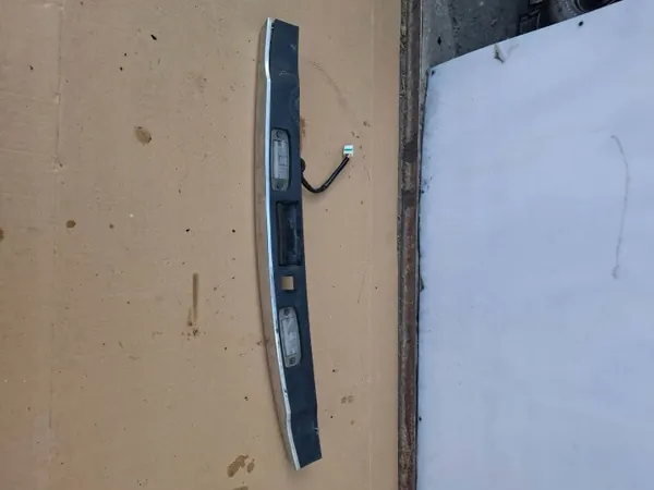 Barre d'éclairage plaque OEM 873113Z001 arrière image 2